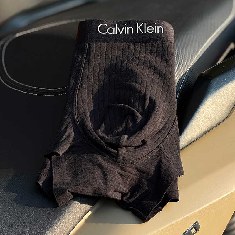 شورت نیم‌پا کبریتی مردانه Calvin Klein مدل Boxer Brief کد 026 | ۱۰۰٪ نخی و خوش‌فرم