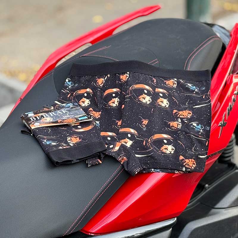 شورت پادار مردانه Berrak مدل گربه فضانورد کد 3009 | نخ پنبه، فاق بلند و بادوام