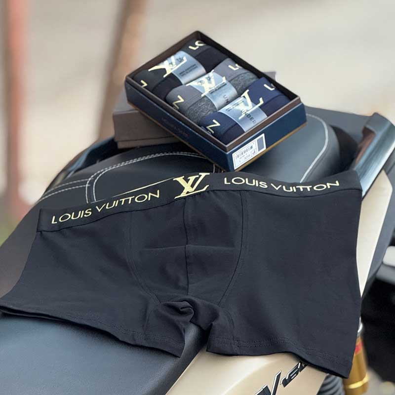 شورت LV Master Trunk پک سه‌تایی – مشکی، سورمه‌ای، طوسی تیره – کش ۵ سانت – پنبه و اسپاندکس – ترکیه 018