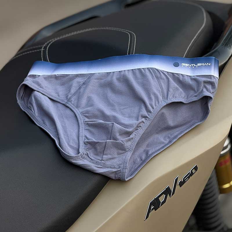 87 شورت مردانه جنتلمن Yashen مدل 295 با پارچه ۱۰۰٪ پنبه و استر سلولزی، کش نرم دور ران و کاپ بزرگ، راحتی و فیت عالی را تضمین میکند. خرید از فروشگاه جیجیپوش.