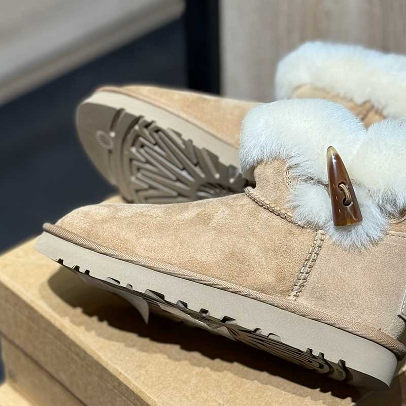 بوت UGG کلیر مینی اورجینال | Claire Mini Boots | رنگ چستنات | کد 10001